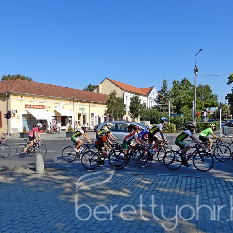 Kerékpártúra az autópályán 35